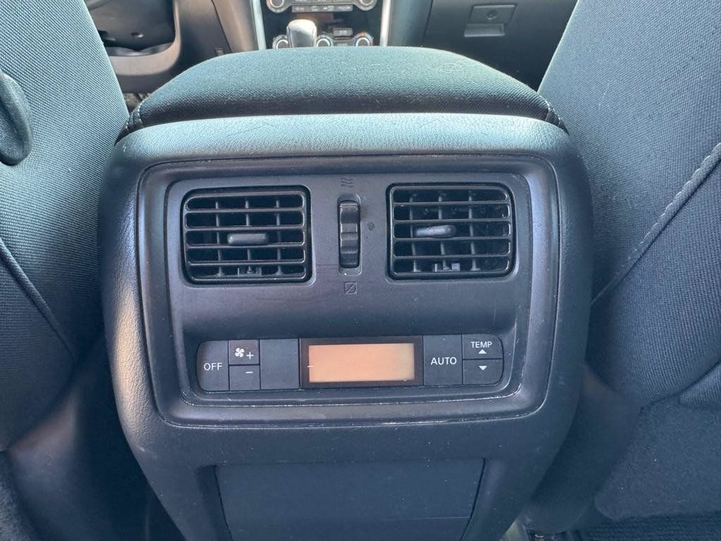 Used 2017 Nissan Pathfinder SV AWD/4WD image 29