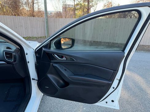 Used 2015 MAZDA MAZDA3 s Grand Touring image 18