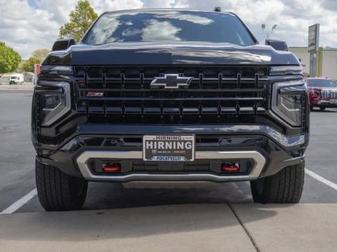Used 2025 Chevrolet Suburban Z71 AWD/4WD image 5
