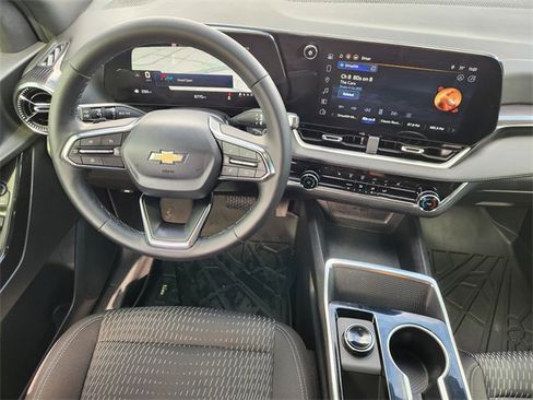 Used 2026 Chevrolet Equinox LT image 27