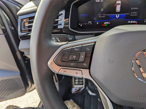 Certified 2025 Volkswagen Jetta Sport image 28