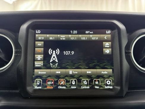 Used 2023 Jeep Wrangler Unlimited Sahara w/ Cold Weather Group AWD/4WD image 27