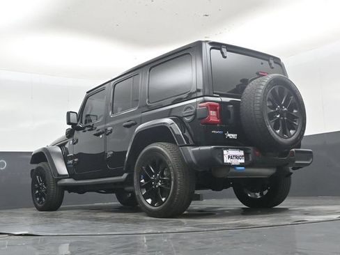 Used 2022 Jeep Wrangler Unlimited Sahara w/ Cold Weather Group AWD/4WD image 42