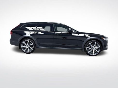 Used 2025 Volvo V90 B6 Cross Country Ultra w/ Climate Package AWD/4WD image 10