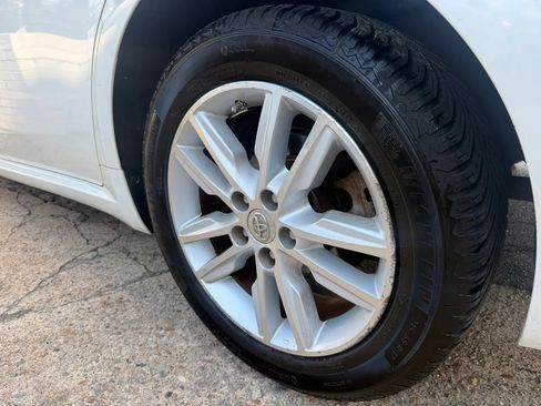 Used 2013 Toyota Avalon XLE Premium FWD image 27