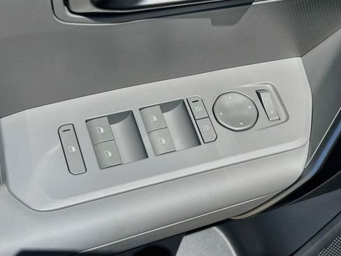 New 2027 Kia Seltos S FWD image 17