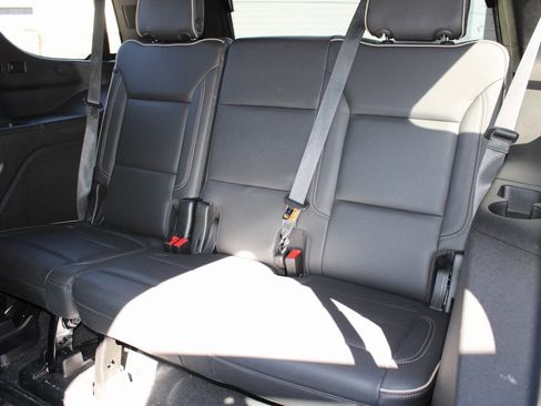 Used 2021 Chevrolet Tahoe Premier w/ Premium Package image 7