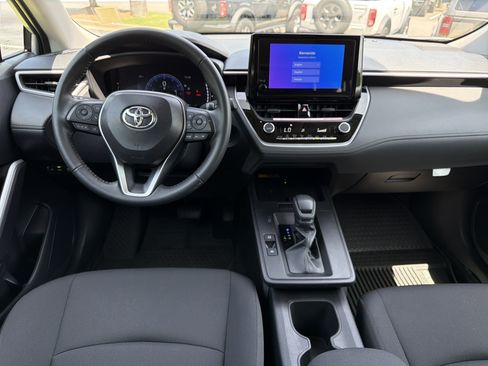 Used 2026 Toyota Corolla Cross LE FWD image 22