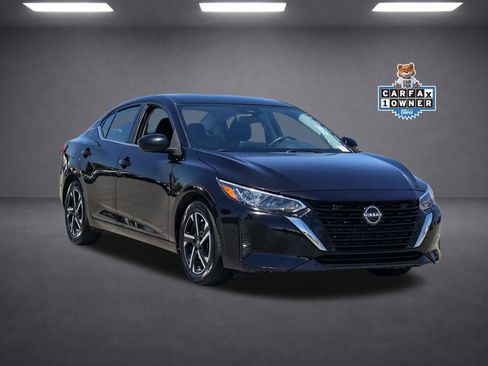 Used 2024 Nissan Sentra SV FWD image 2