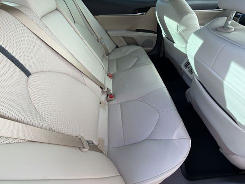 Used 2022 Toyota Camry XLE w/ Navigation Package FWD image 33