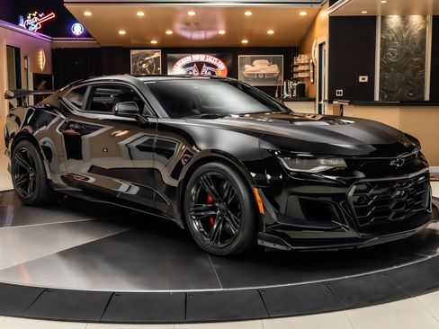 Used 2022 Chevrolet Camaro ZL1 image 9
