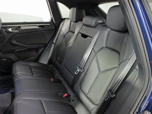 Used 2025 Porsche Macan image 35