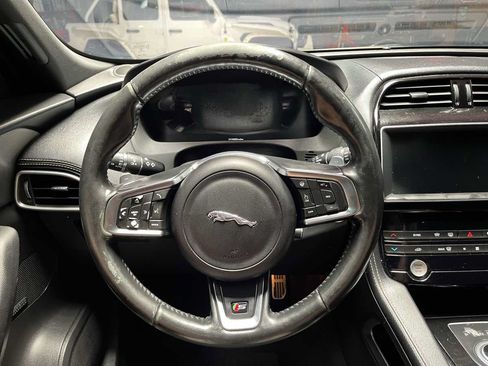 Used 2017 Jaguar F-PACE S AWD/4WD image 12