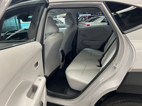 Used 2025 Hyundai Kona SEL AWD/4WD image 15