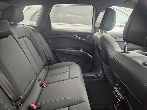 Used 2024 Audi Q4 e-tron Premium Plus w/ Premium Plus image 9