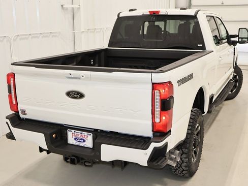 New 2025 Ford F350 Lariat w/ Lariat Ultimate Package image 39