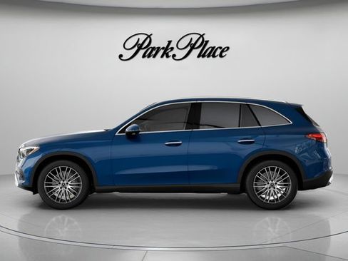 Used 2026 Mercedes-Benz GLC 300 image 3