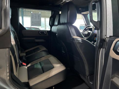 Used 2022 Ford Bronco Wildtrak image 13