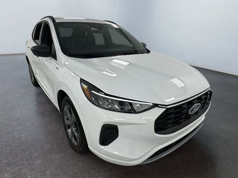 Used 2023 Ford Escape ST-Line image 1