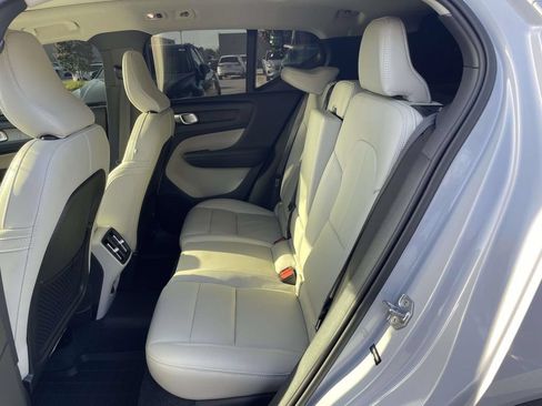 Used 2022 Volvo XC40 T5 Inscription w/ Climate Package AWD/4WD image 3