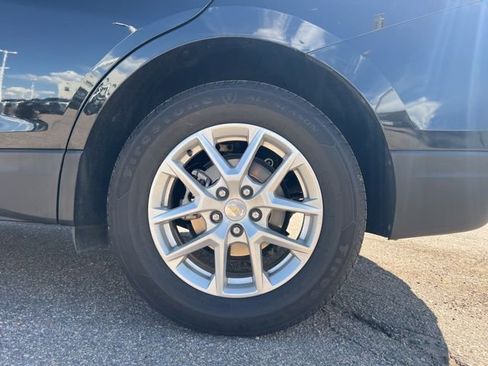Used 2022 Chevrolet Equinox LT image 11