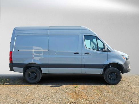 Used 2026 Mercedes-Benz Sprinter 2500 image 2
