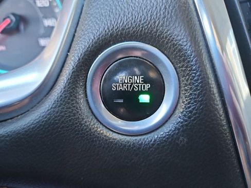 Used 2018 Chevrolet Traverse LT image 17