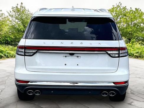 Used 2022 Lincoln Aviator AWD w/ Premium Package image 4