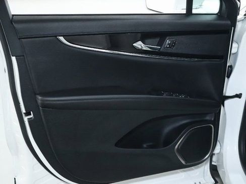 Certified 2023 Lincoln Nautilus AWD image 15