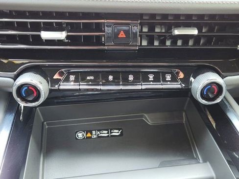 Used 2026 Chevrolet Suburban Z71 w/ Comfort Package image 21