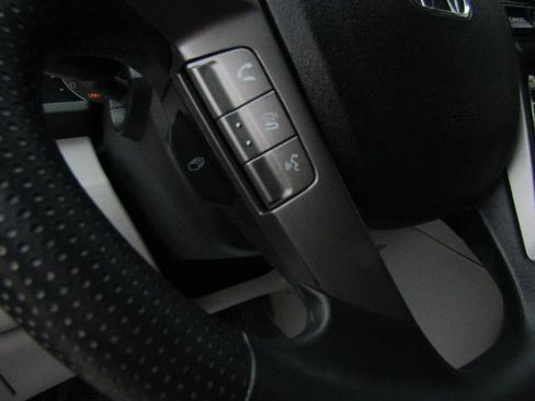 Used 2016 Honda Odyssey SE image 14