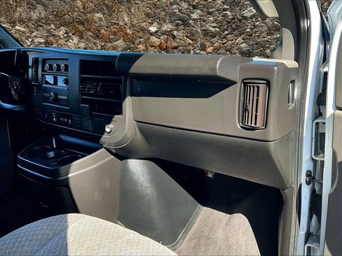 Used 2020 Chevrolet Express 3500 LT w/ LT Preferred Equipment Group image 15