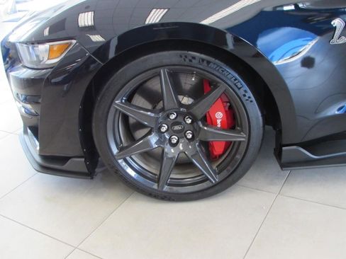 Used 2020 Ford Mustang Shelby GT500 w/ Carbon Fiber Track Pack image 10