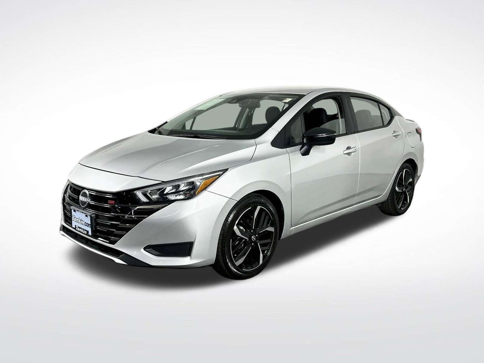 Used 2024 Nissan Versa SR FWD image 4