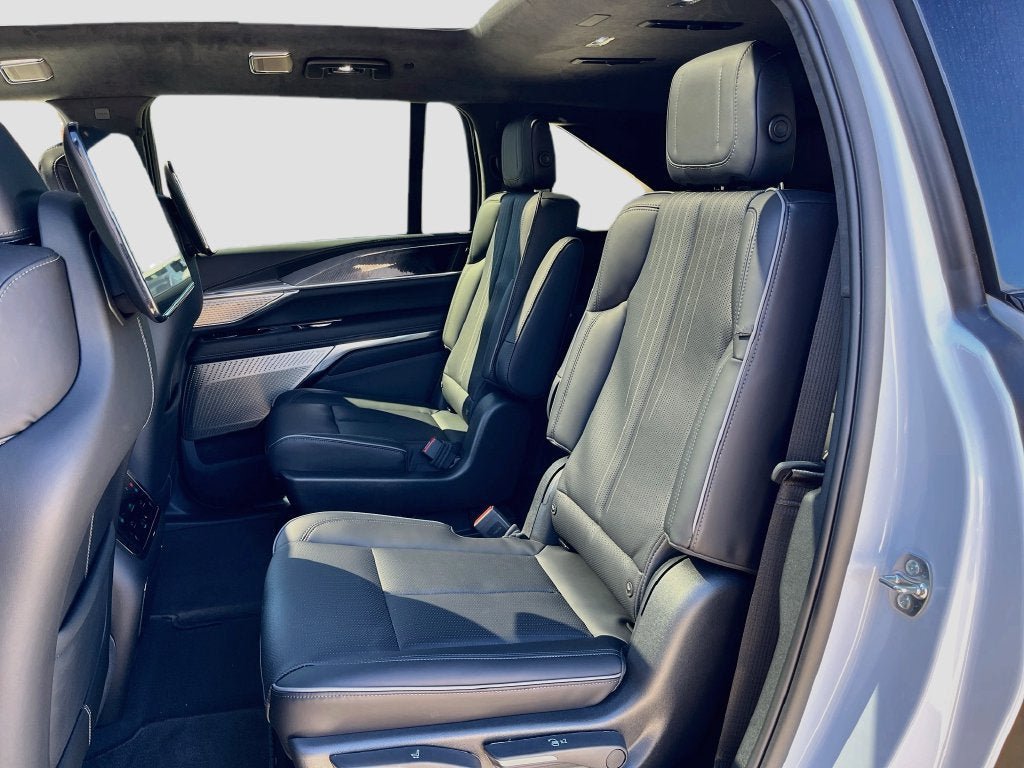 New 2026 Cadillac Escalade IQ Sport 2 w/ LPO, ONYX Package AWD/4WD image 30