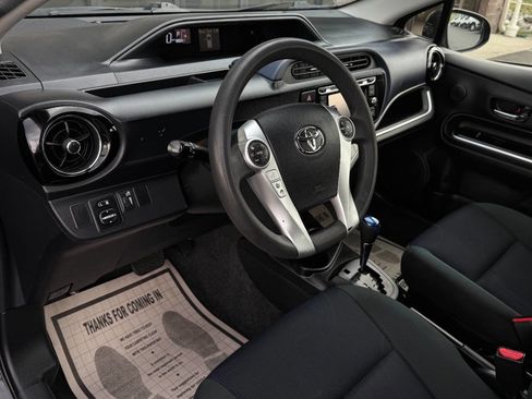 Used 2016 Toyota Prius C Two image 21