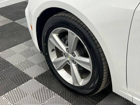 Used 2016 Chevrolet Cruze LT image 12