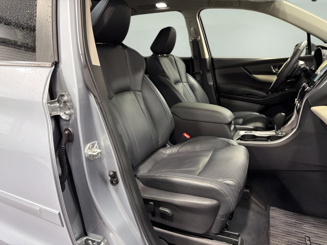Used 2022 Subaru Ascent Limited w/ Technology Package AWD/4WD image 16