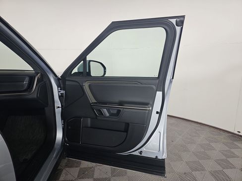 Used 2024 Rivian R1S Adventure AWD/4WD image 18