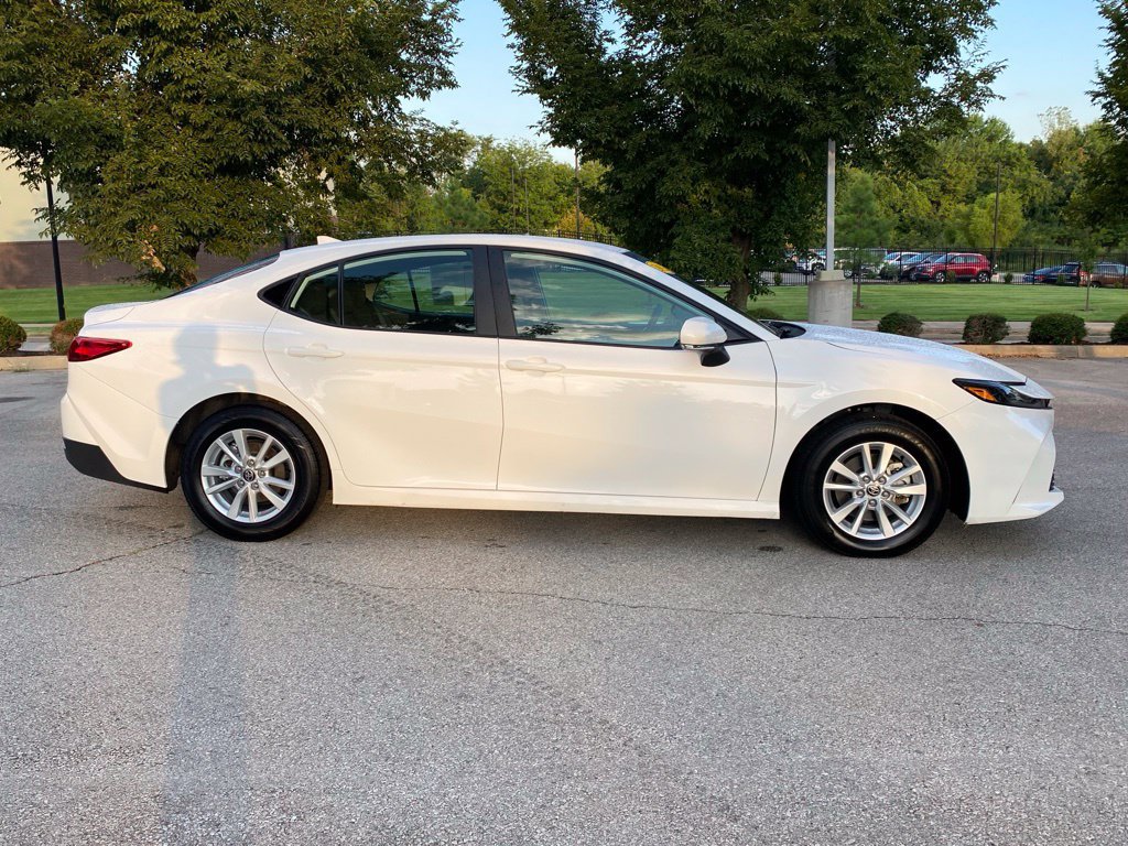 Used 2025 Toyota Camry LE FWD image 6