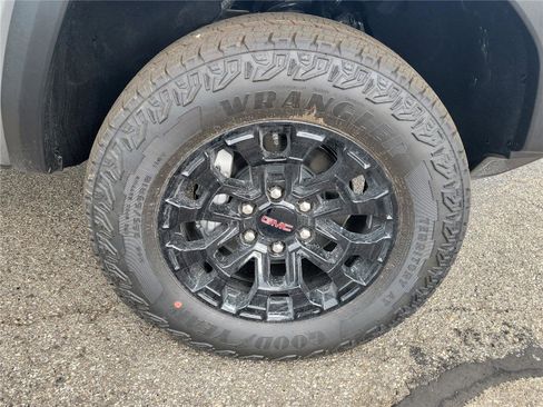 New 2026 GMC Canyon Elevation image 5