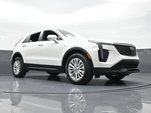 Used 2024 Cadillac XT4 Luxury w/ Cold Weather Package image 67