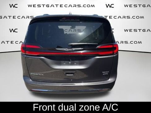 Used 2022 Chrysler Pacifica Touring-L AWD/4WD image 10
