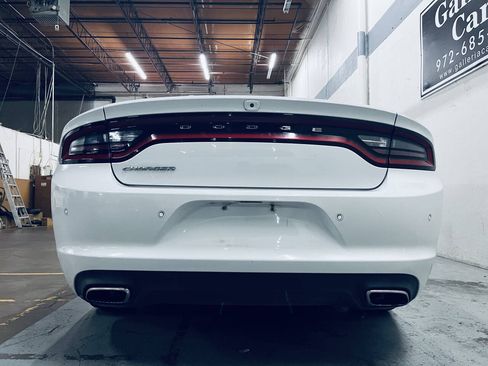 Used 2019 Dodge Charger SXT RWD image 7