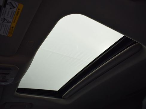 Used 2022 Toyota Highlander XLE image 21