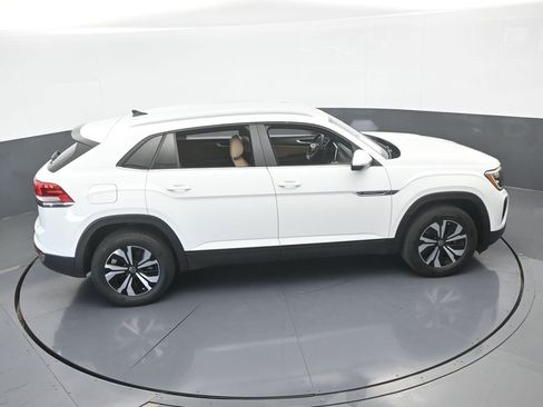 Used 2024 Volkswagen Atlas Cross Sport SE image 50