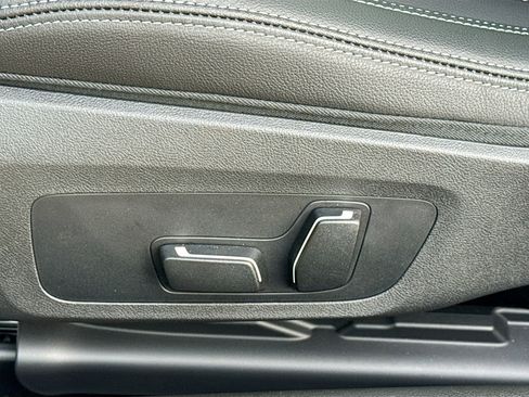 Used 2025 BMW 230i Coupe image 24