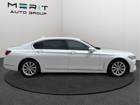 Used 2021 BMW 740i image 10