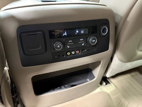 Used 2015 GMC Yukon SLT w/ Open Road Package image 18