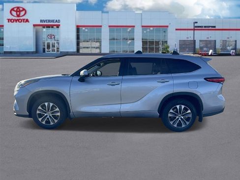 Certified 2022 Toyota Highlander XLE image 3